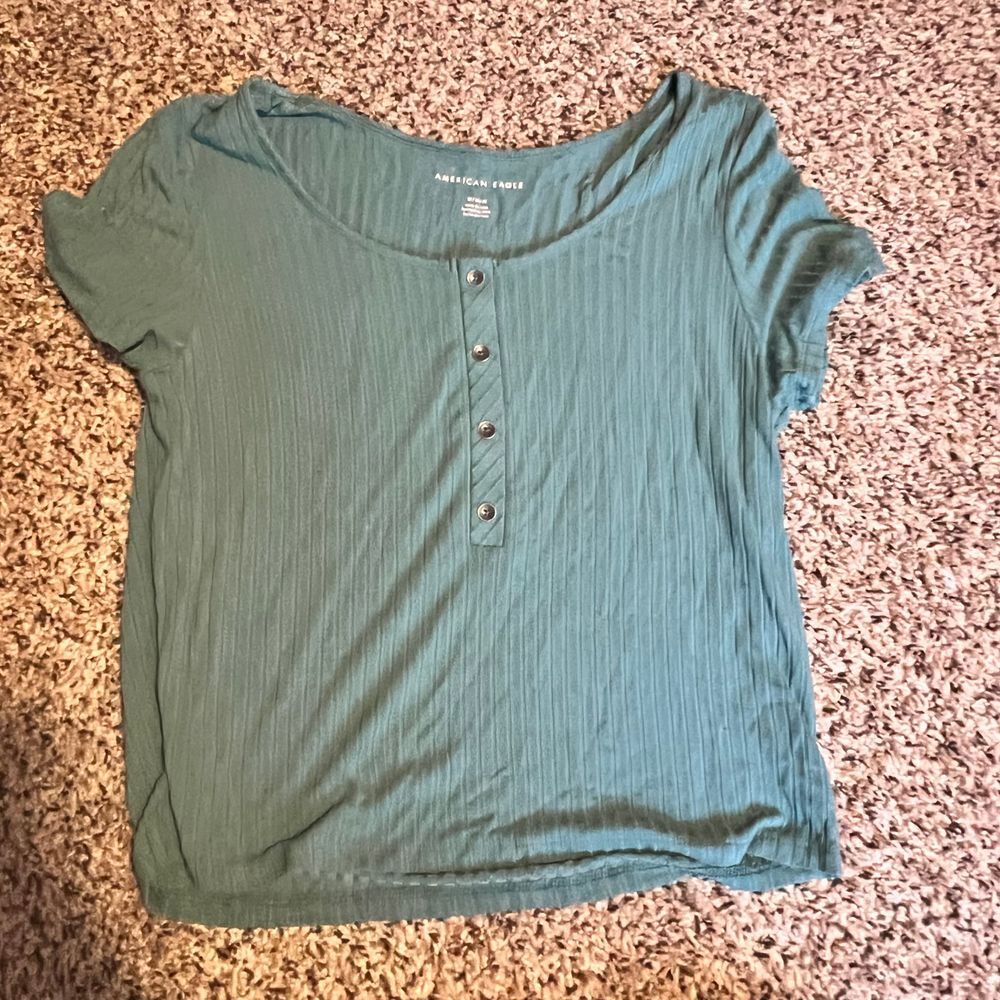 American Eagle Outfitters Short Sleeve Ribbed Button Henley Tee - Green